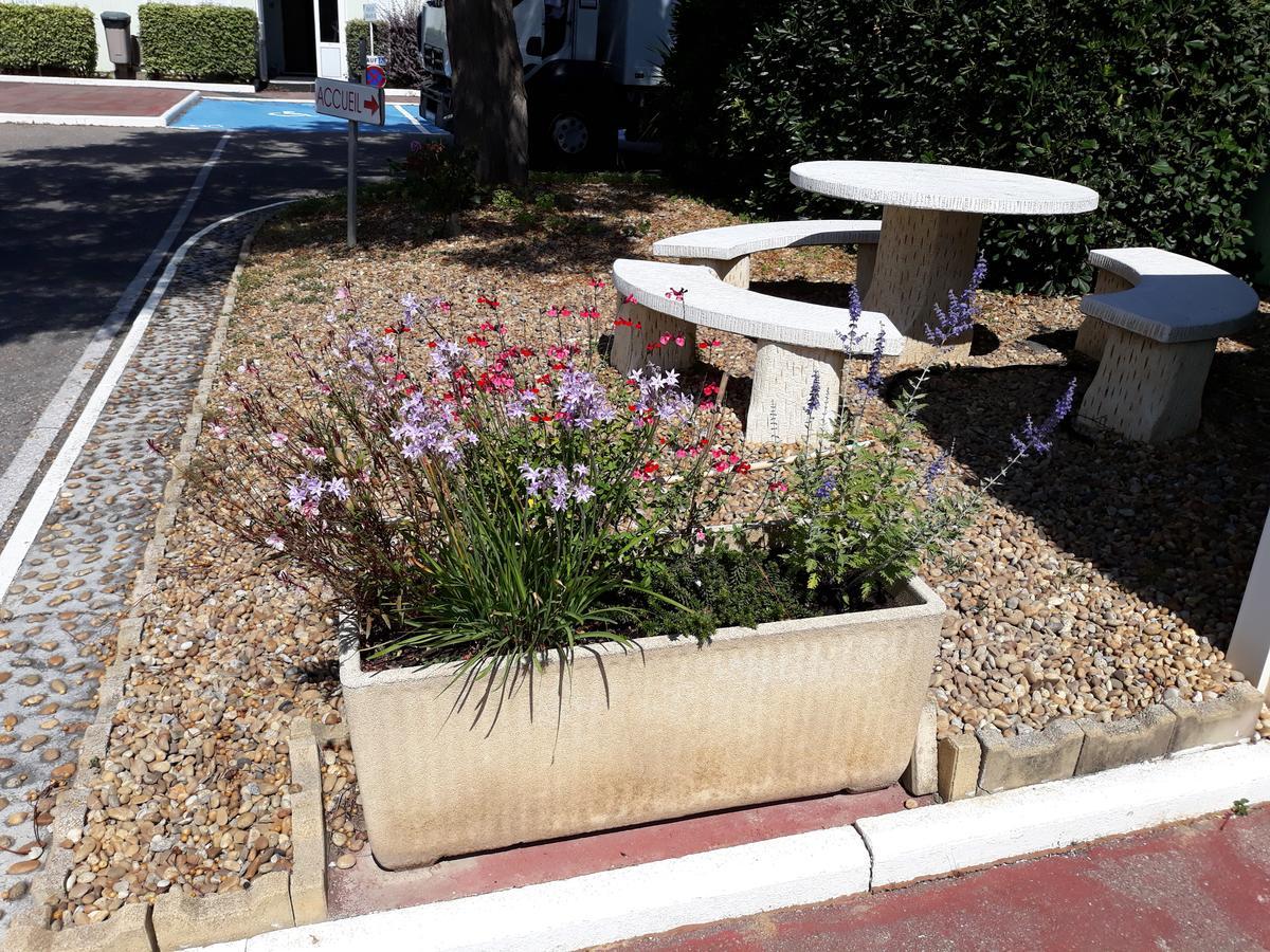 Fasthotel Narbonne Bagian luar foto